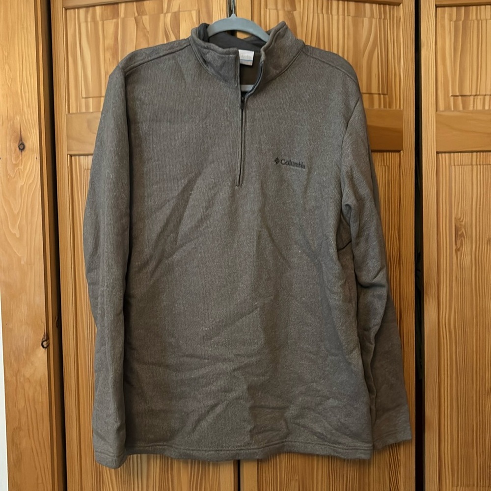 Columbia Men’s quarter zip pull over size Large like new